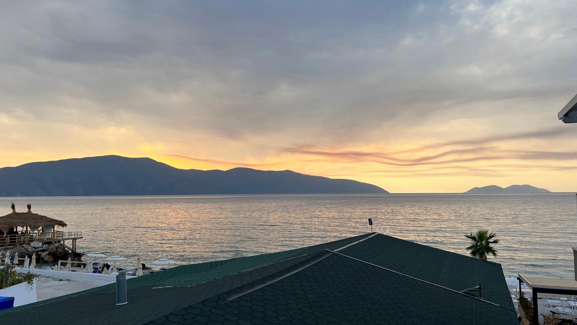 Villa Tramonto Vlore Radhime Bagian luar foto