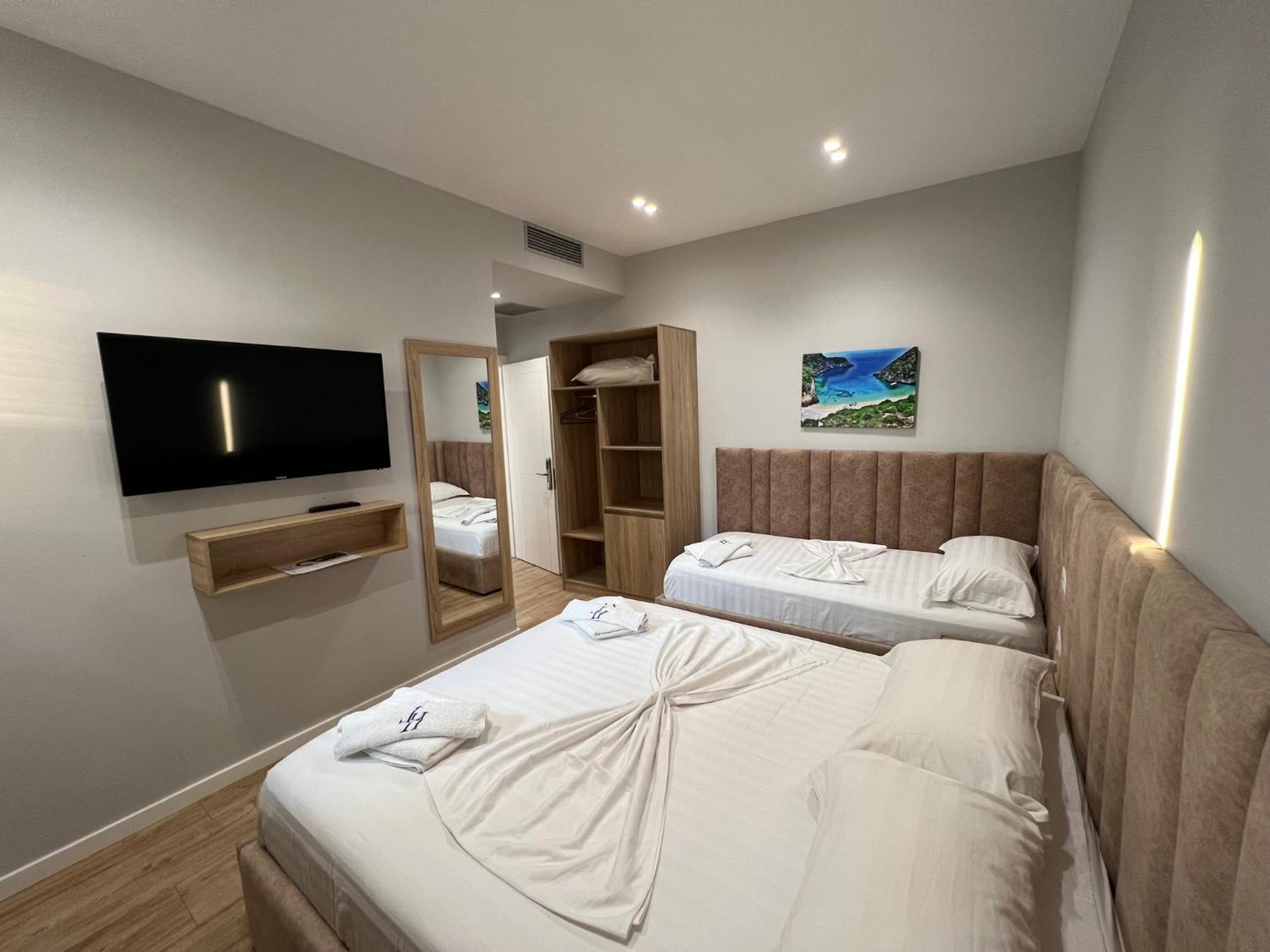 Villa Tramonto Vlore Radhime Bagian luar foto