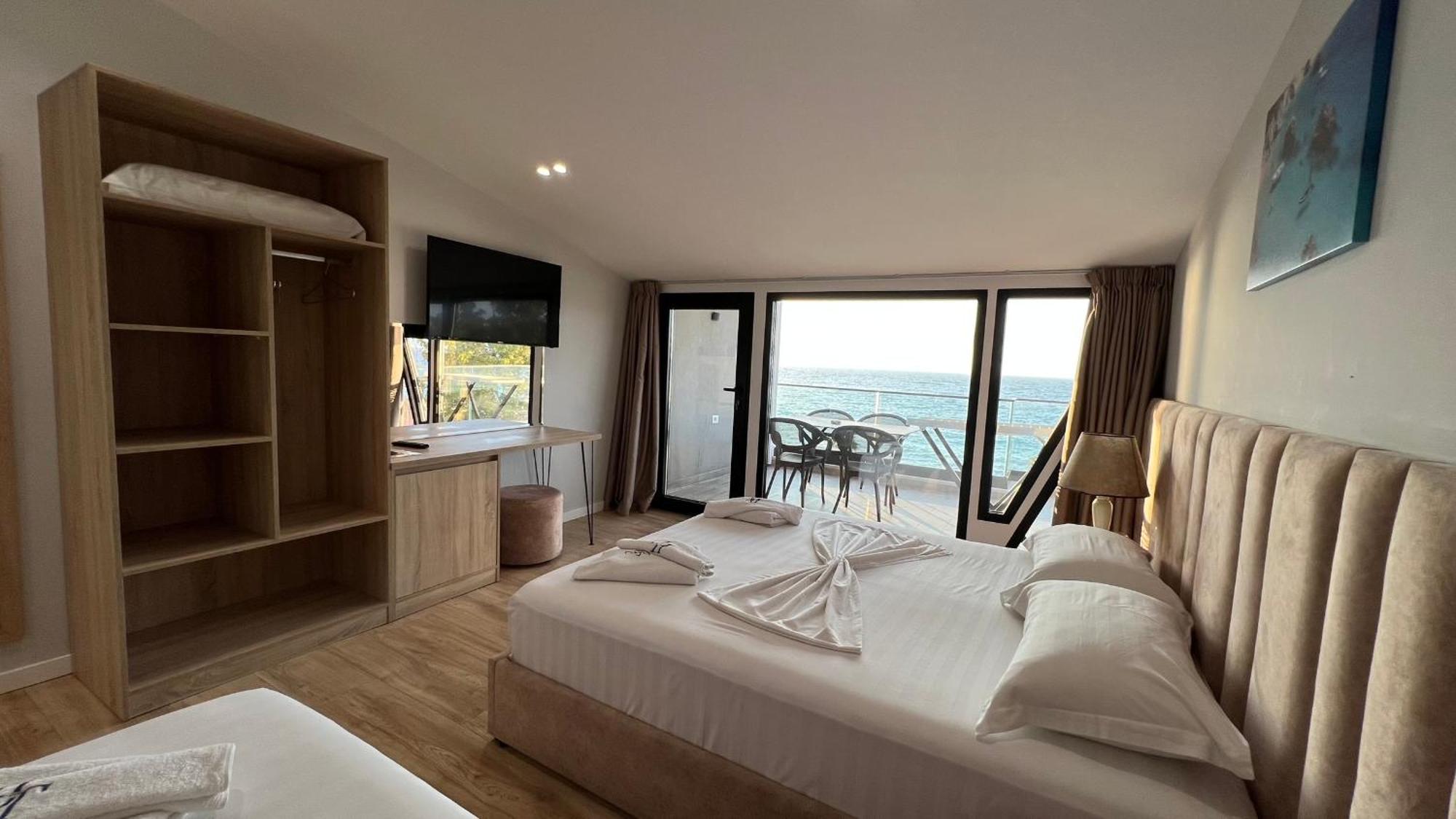Villa Tramonto Vlore Radhime Bagian luar foto