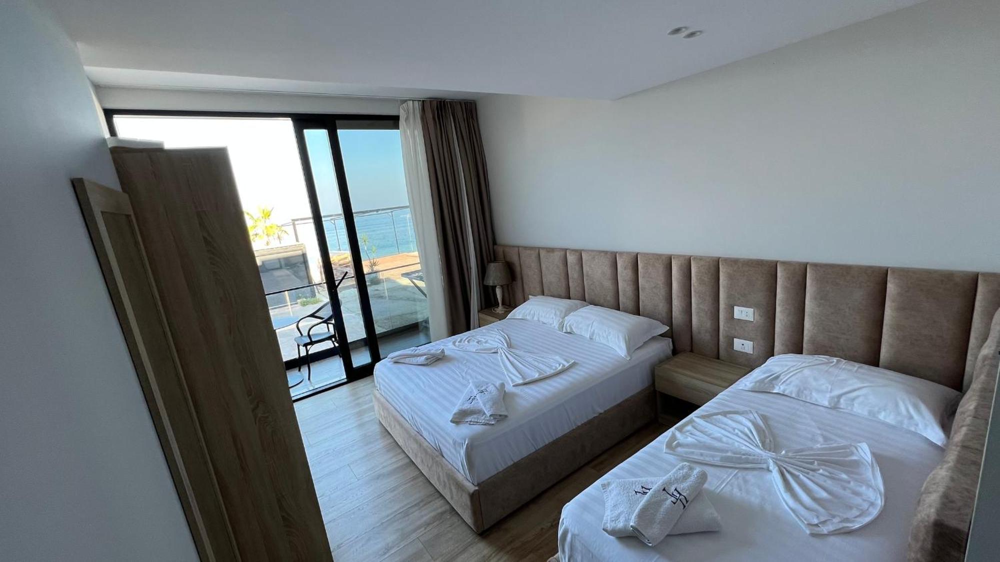 Villa Tramonto Vlore Radhime Bagian luar foto