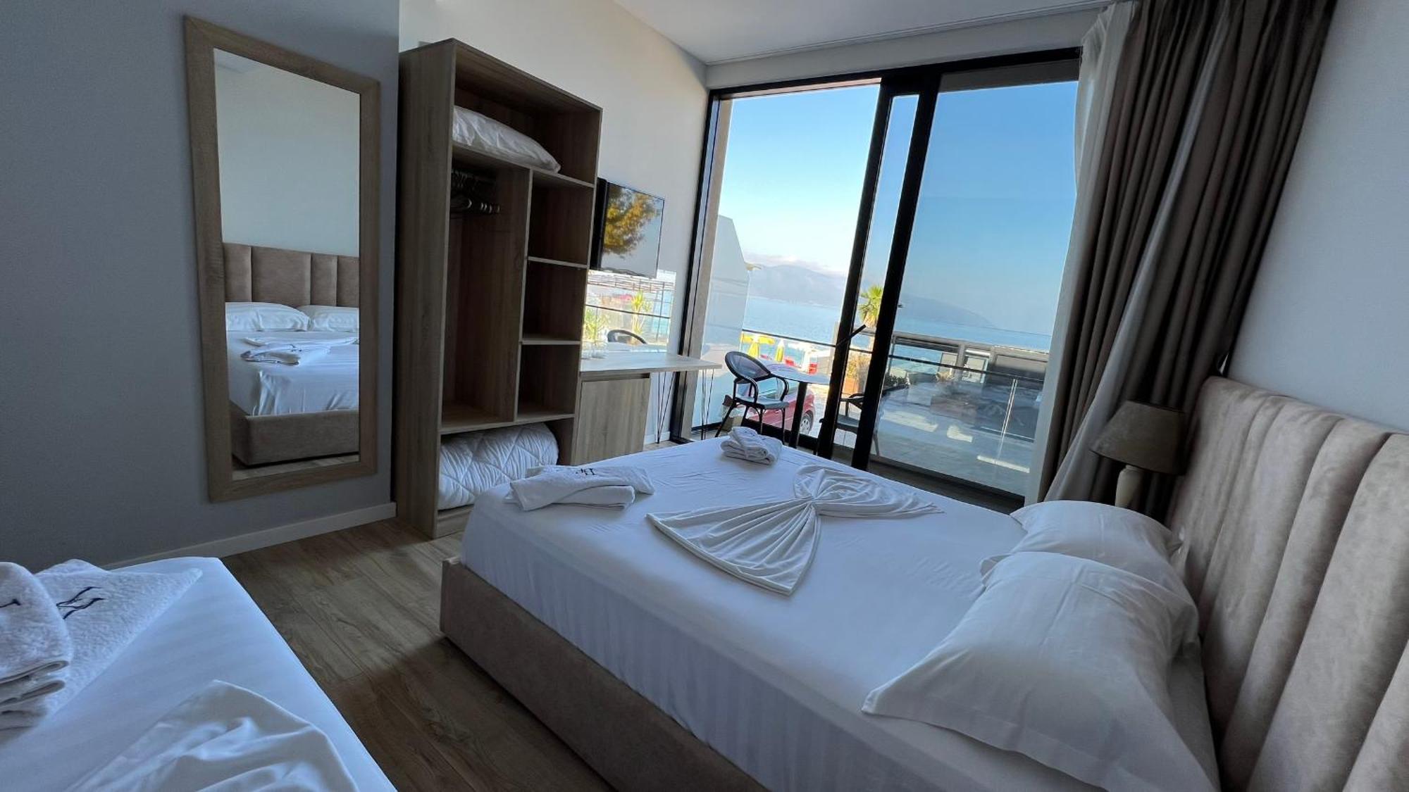 Villa Tramonto Vlore Radhime Bagian luar foto