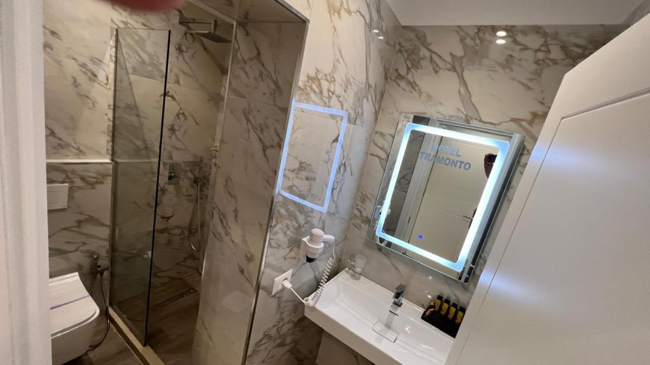 Villa Tramonto Vlore Radhime Bagian luar foto